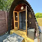 Деревянный коттедж La Du Grand Chene - Insolite, Bain Nordique & Piscine *